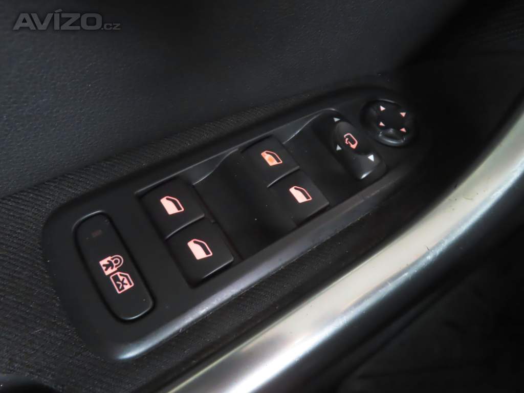 Foto inzerátu Peugeot 308 1.6 e-HDi