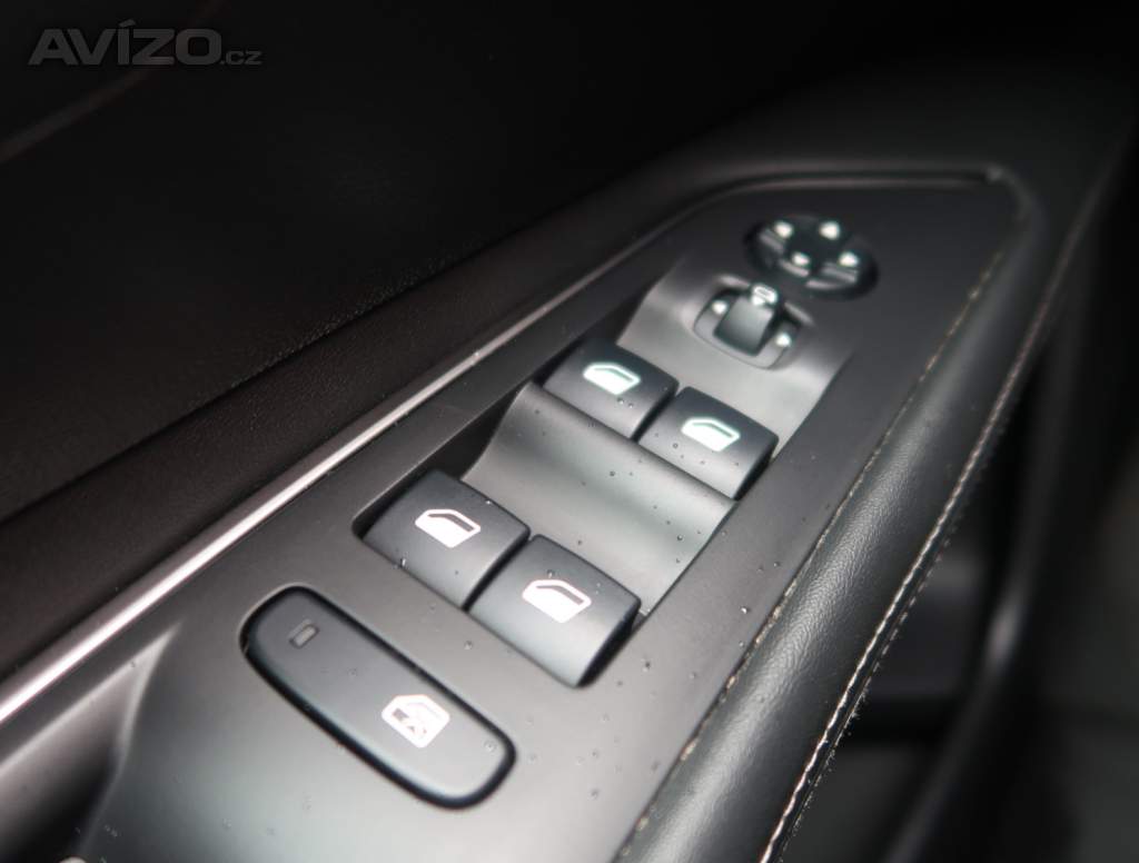 Foto inzerátu Peugeot 3008 1.2 PureTech