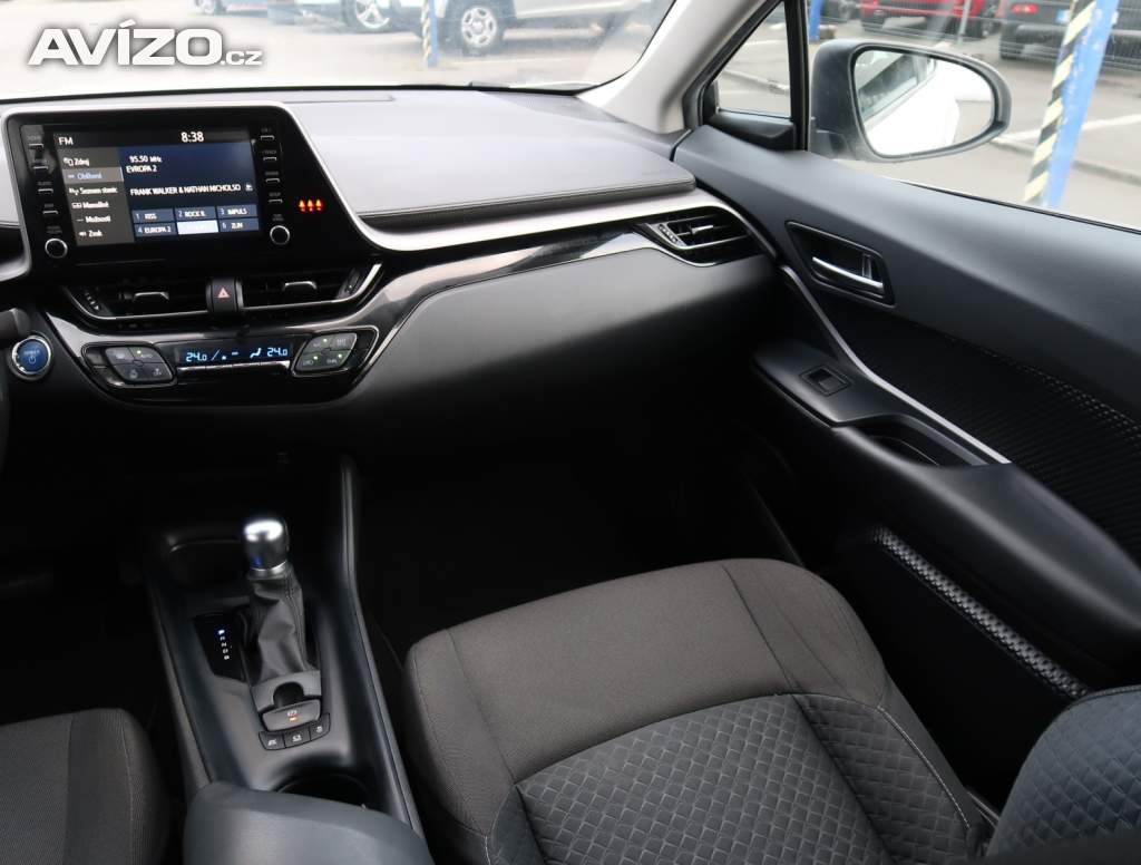 Foto inzerátu Toyota C-HR 1.8 Hybrid