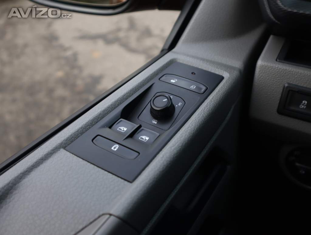 Foto inzerátu Volkswagen Caravelle 2.0 TDI 4MOTION