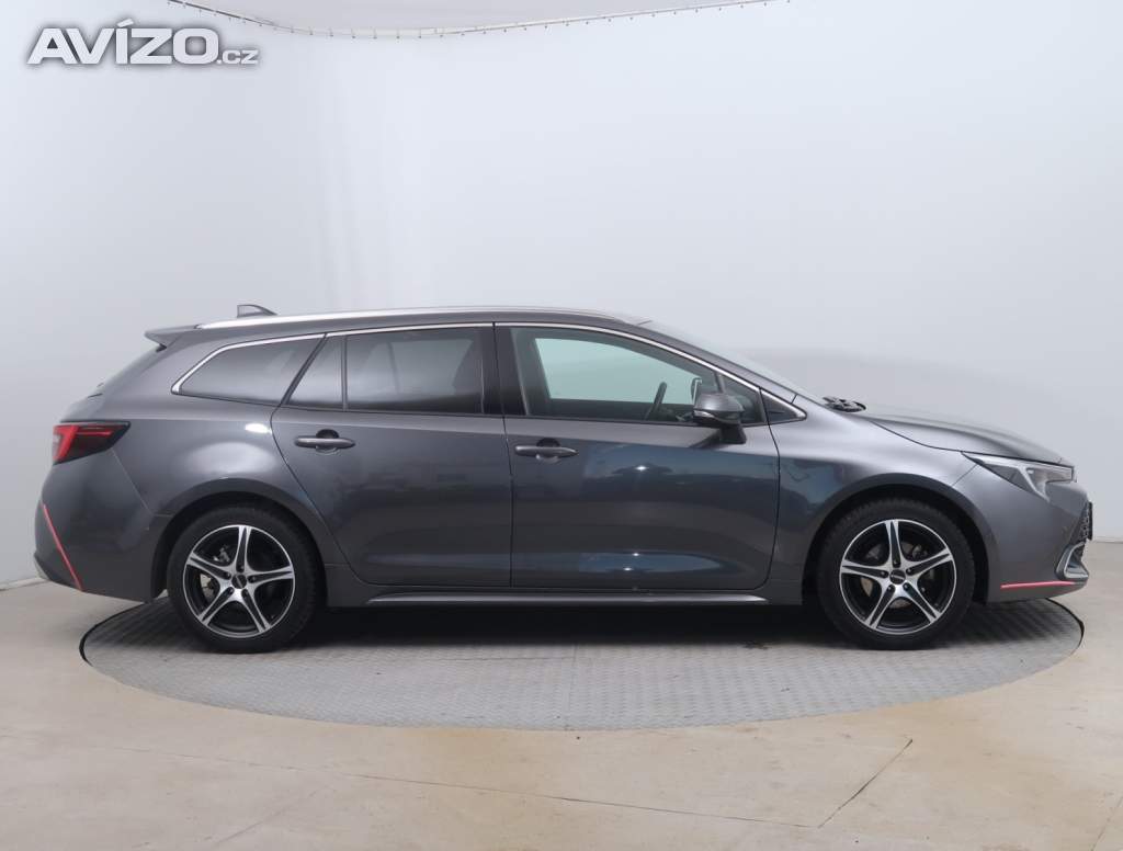 Foto inzerátu Toyota Corolla 1.8 Hybrid