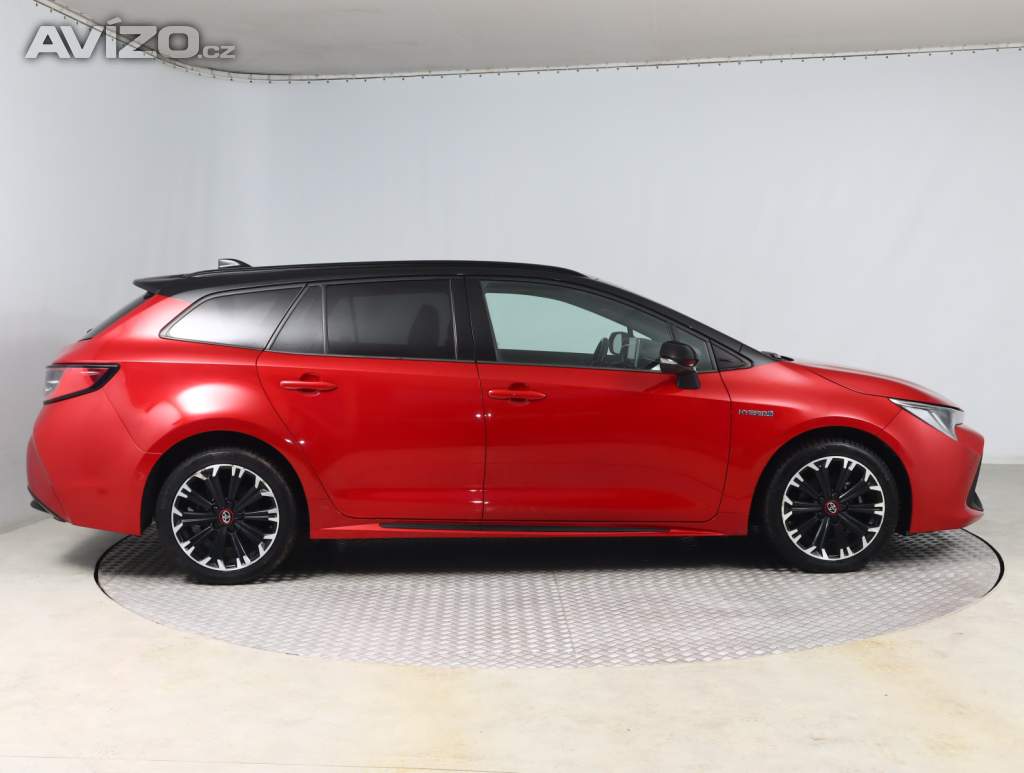 Foto inzerátu Toyota Corolla 1.8 Hybrid