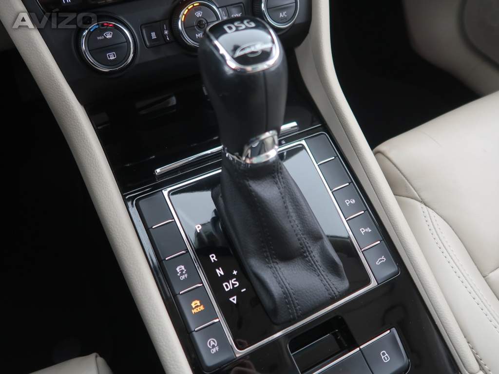 Foto inzerátu Škoda Superb 2.0 TSI