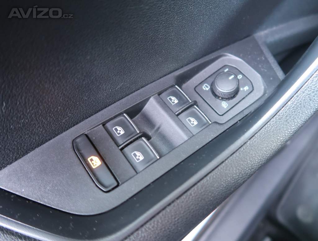 Foto inzerátu Škoda Karoq 1.6 TDI