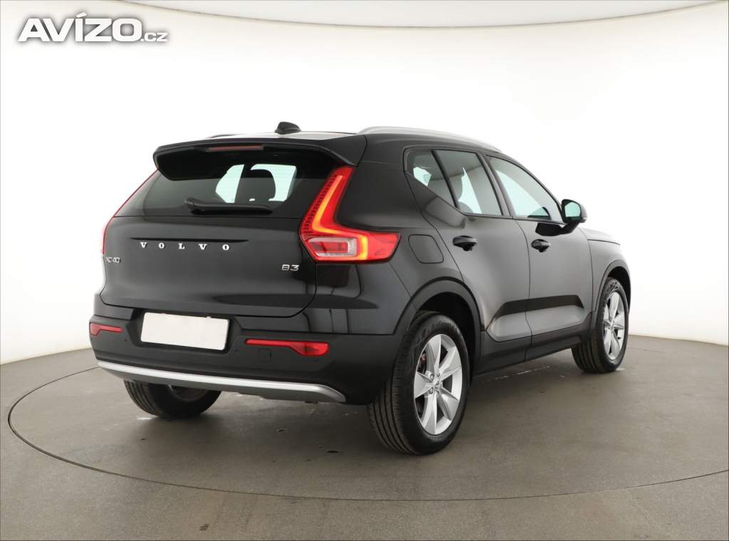 Foto inzerátu Volvo XC40 B3