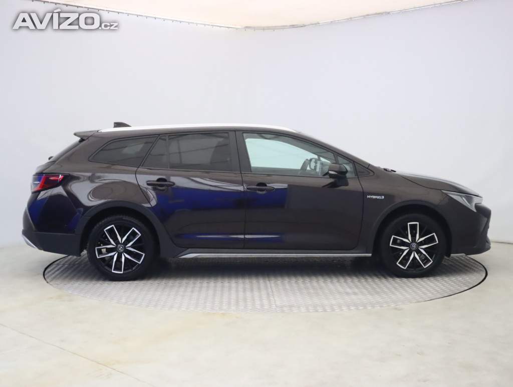 Foto inzerátu Toyota Corolla 1.8 Hybrid