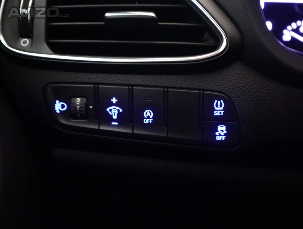 Foto inzerátu Hyundai i30 Fastback 1.0 T-GDI