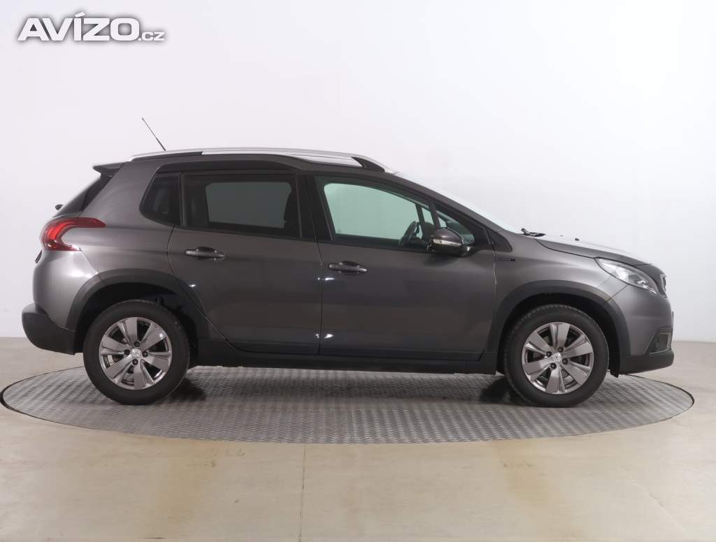 Foto inzerátu Peugeot 2008 1.2 PureTech