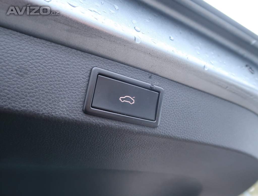 Foto inzerátu Škoda Karoq 1.6 TDI