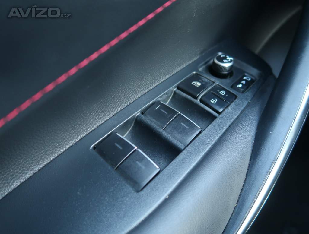 Foto inzerátu Toyota Corolla 1.8 Hybrid