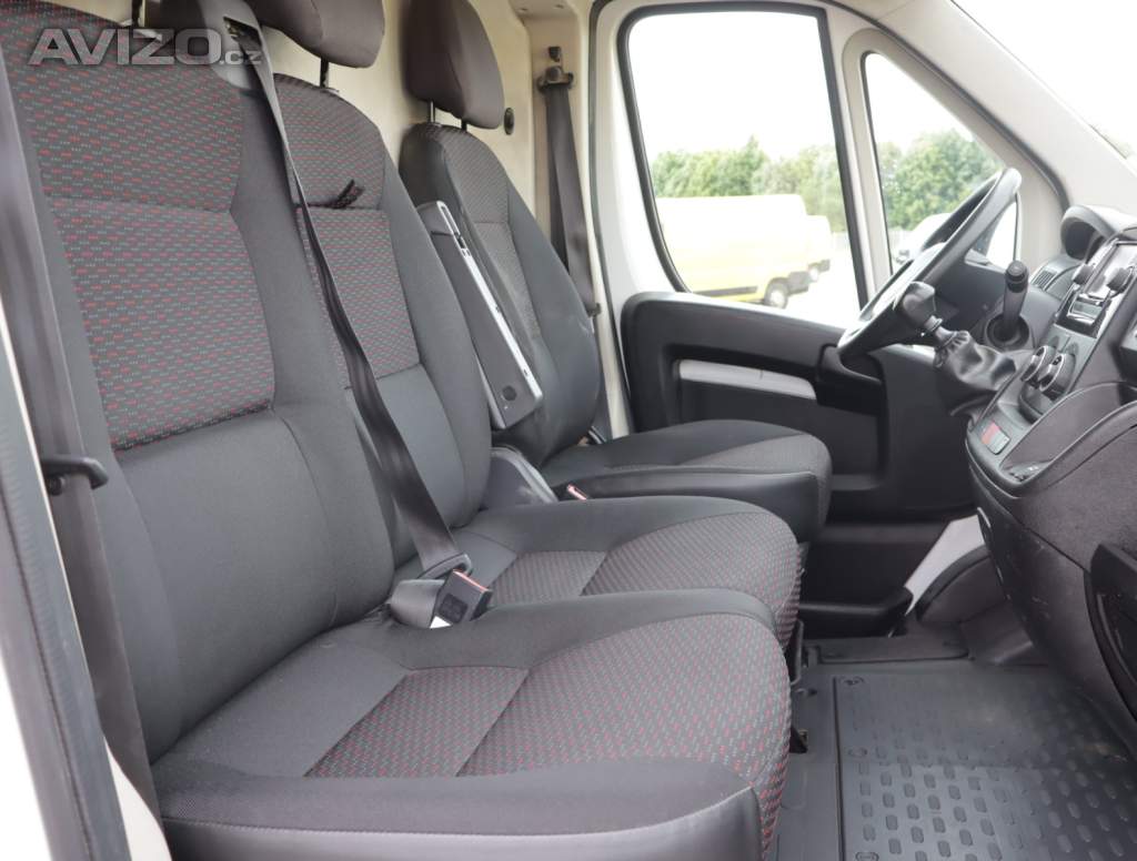 Foto inzerátu Citroën Jumper 2.2 BlueHDi