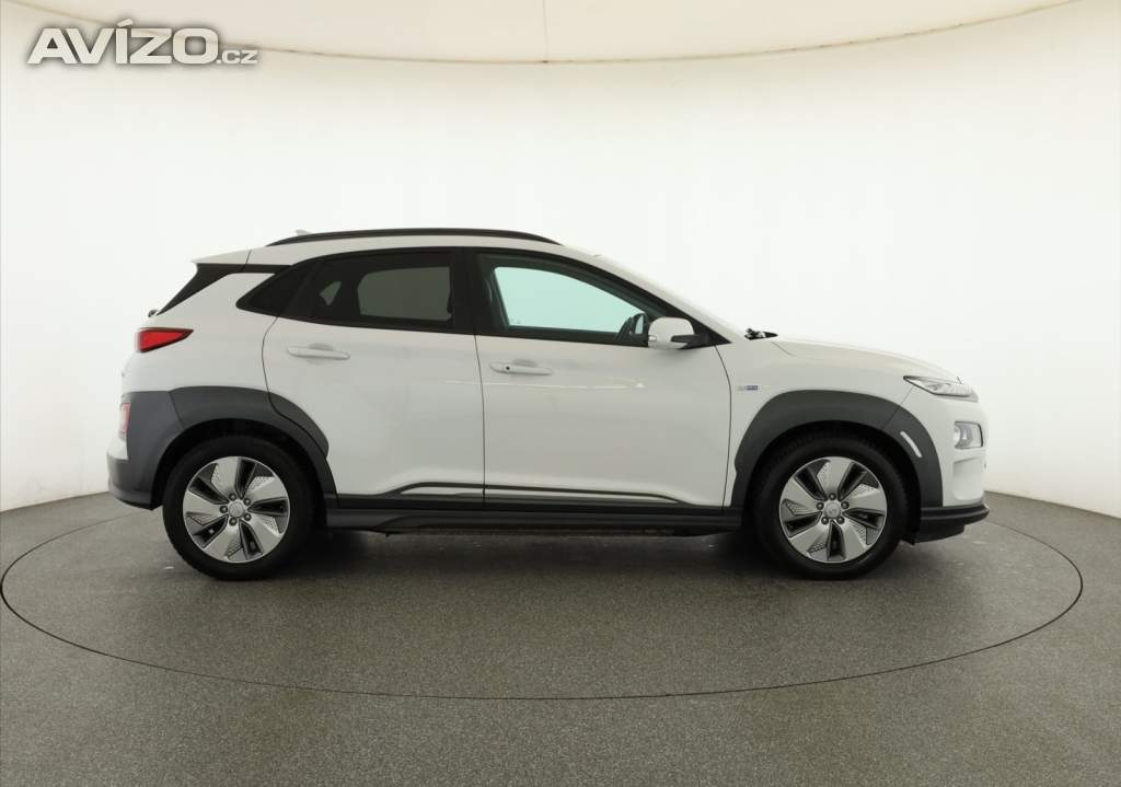 Foto inzerátu Hyundai Kona Electric 64 kWh