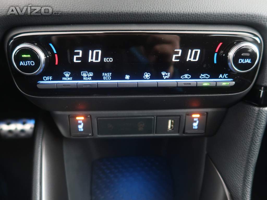 Foto inzerátu Toyota Yaris 1.5 VVT-i Hybrid