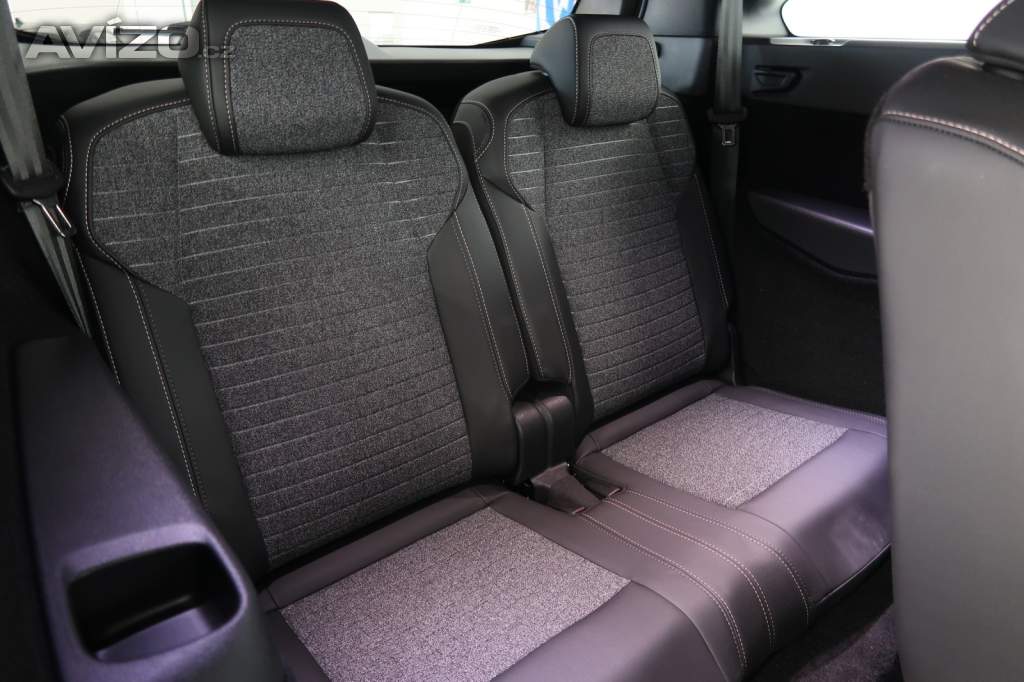Foto inzerátu Peugeot 5008 PureTech 130
