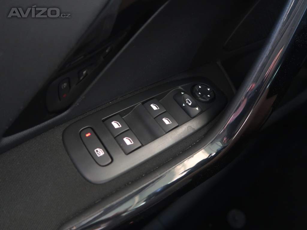 Foto inzerátu Peugeot 2008 1.2 PureTech