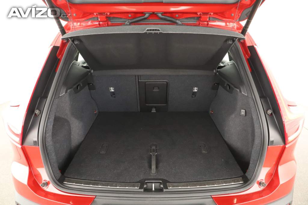 Foto inzerátu Volvo XC40 B4