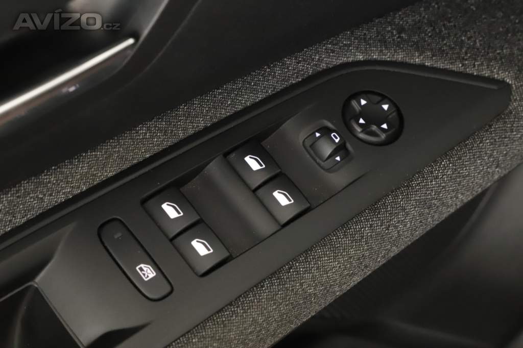 Foto inzerátu Peugeot 3008 1.2 PureTech