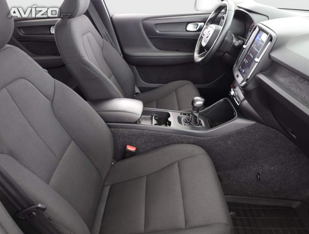 Foto inzerátu Volvo XC40 T3