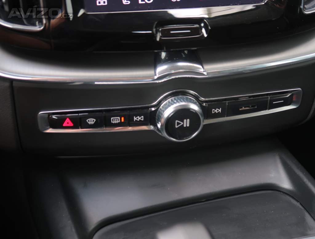 Foto inzerátu Volvo XC60 B4 AWD