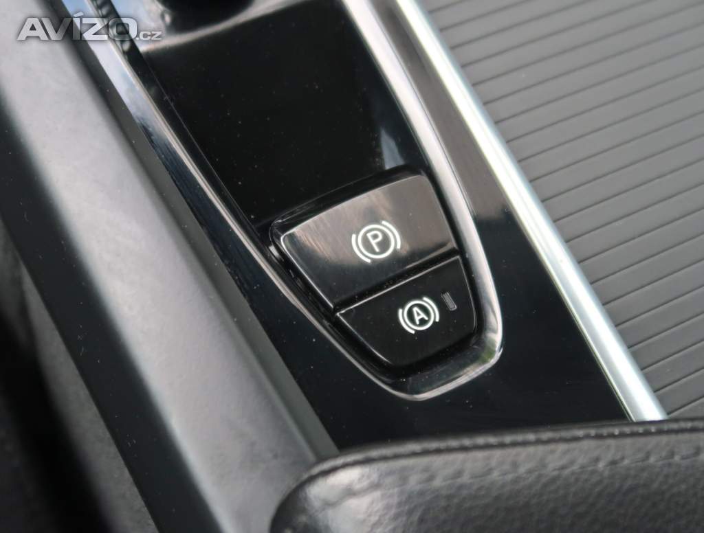 Foto inzerátu Volvo XC60 B4 AWD