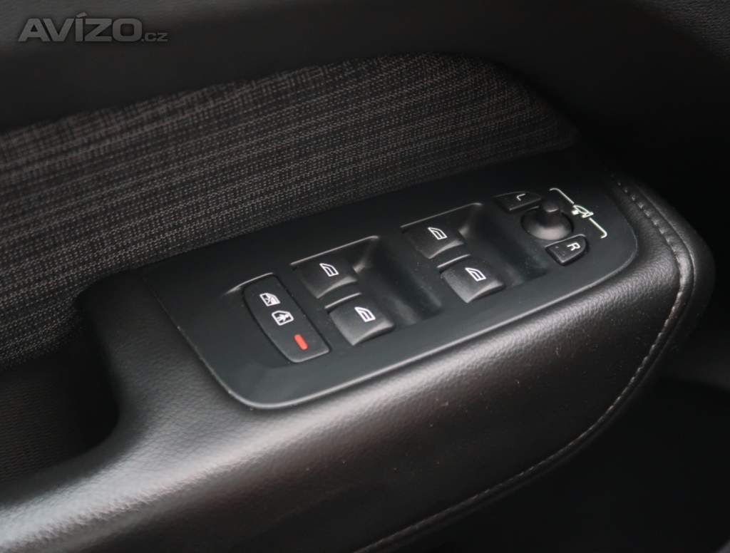 Foto inzerátu Volvo XC60 B4 AWD