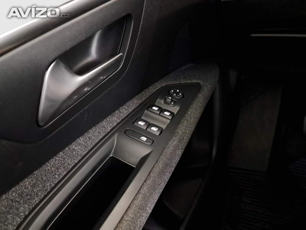 Foto inzerátu Peugeot 3008 1.2 PureTech