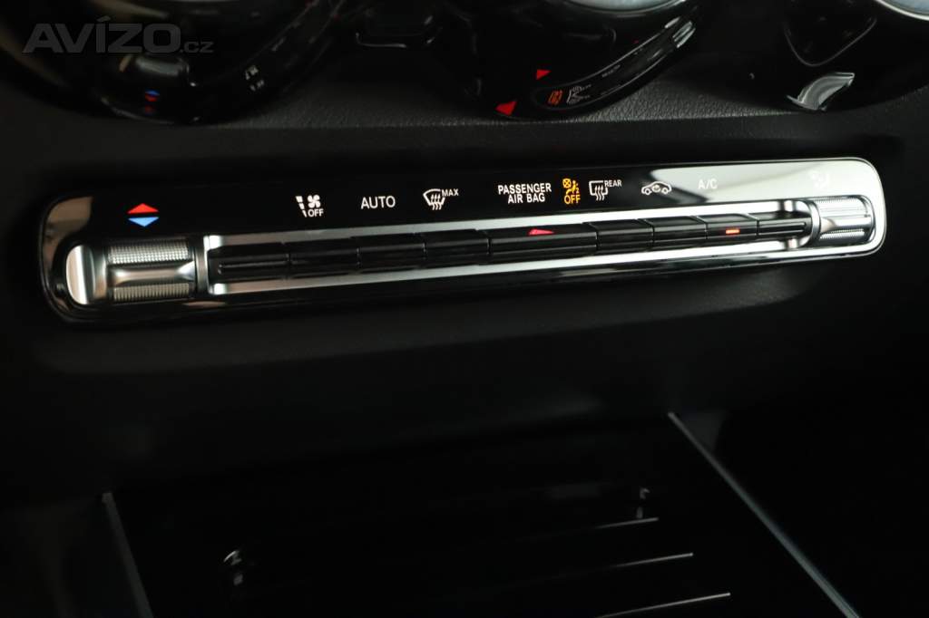 Foto inzerátu Mercedes GLB GLB 200 d 4MATIC
