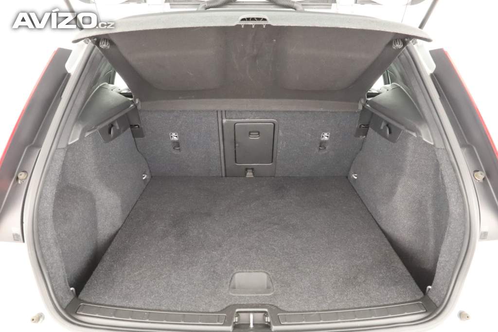 Foto inzerátu Volvo XC40 T3