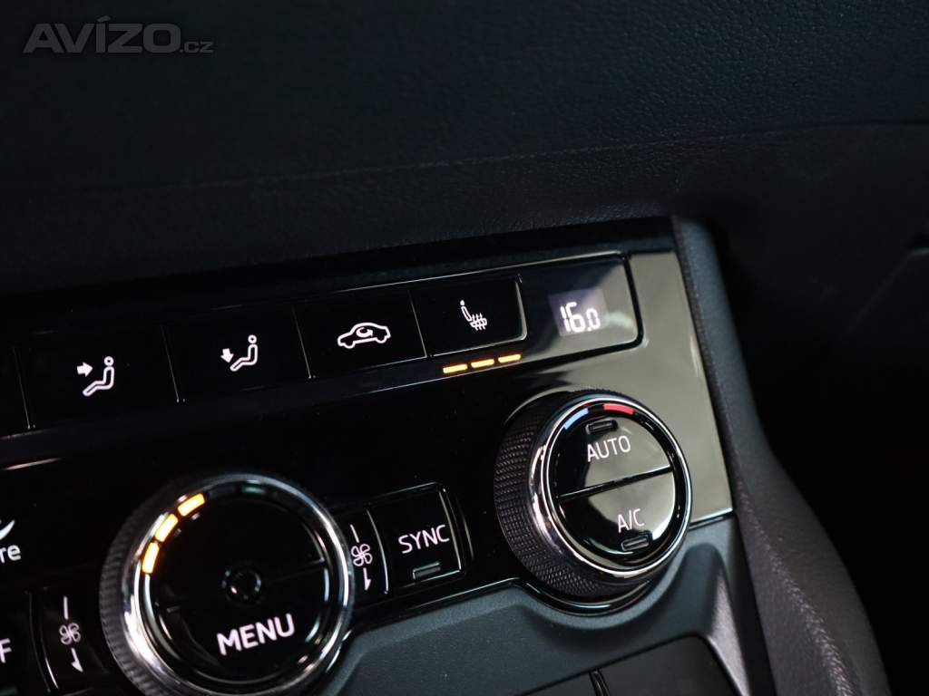 Foto inzerátu Skoda Karoq 1.5 TSI