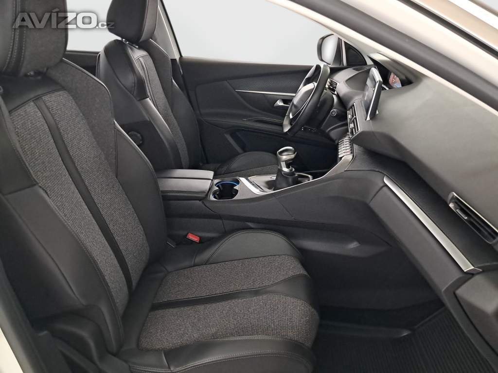 Foto inzerátu Peugeot 5008 PureTech 130