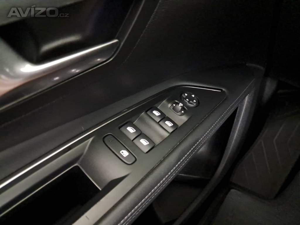 Foto inzerátu Peugeot 5008 PureTech 130