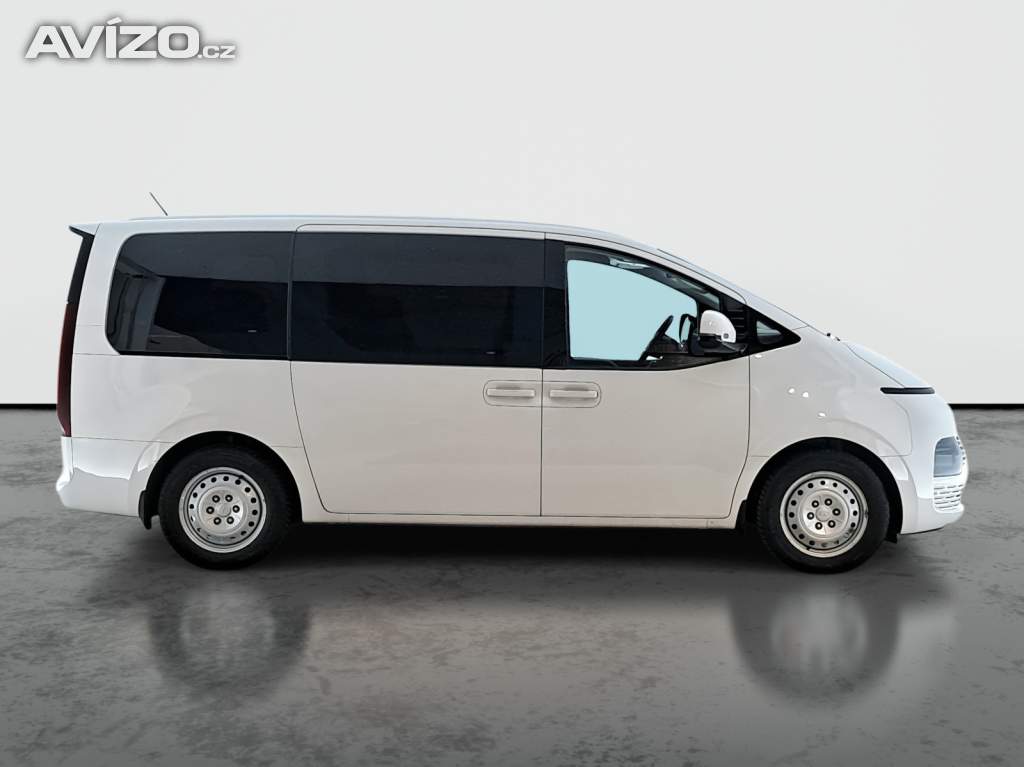 Foto inzerátu Hyundai Staria 2.2 CRDi