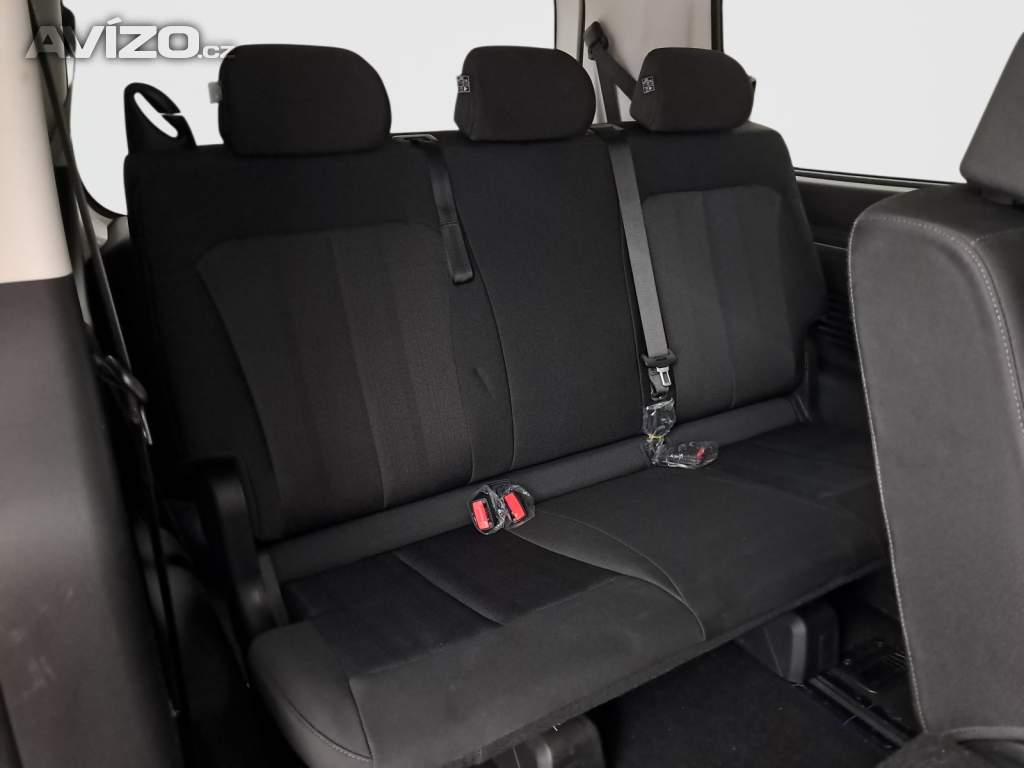 Foto inzerátu Hyundai Staria 2.2 CRDi