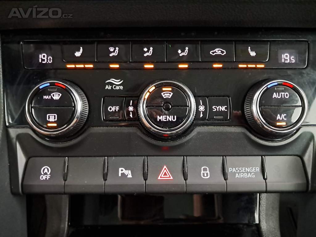 Foto inzerátu Skoda Karoq 1.6 TDI