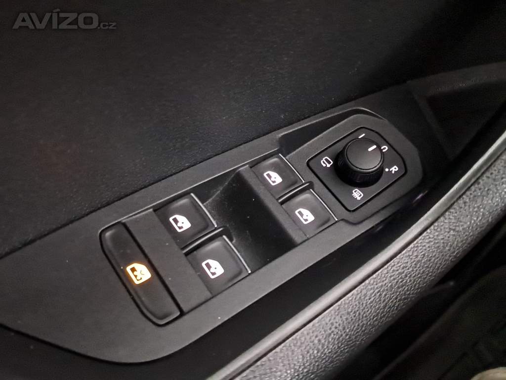 Foto inzerátu Skoda Karoq 1.6 TDI