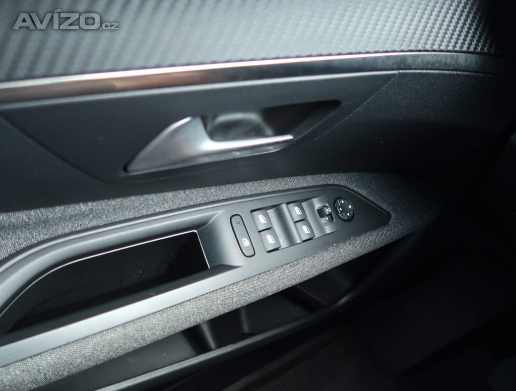 Foto inzerátu Peugeot 3008 1.2 PureTech