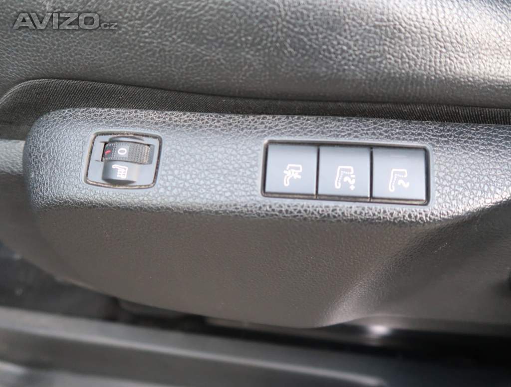 Foto inzerátu Peugeot Traveller 2.0 BlueHDi