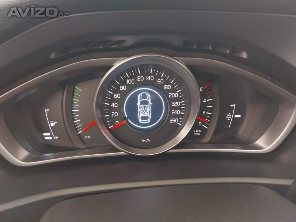 Foto inzerátu Volvo V40 2.0 D4