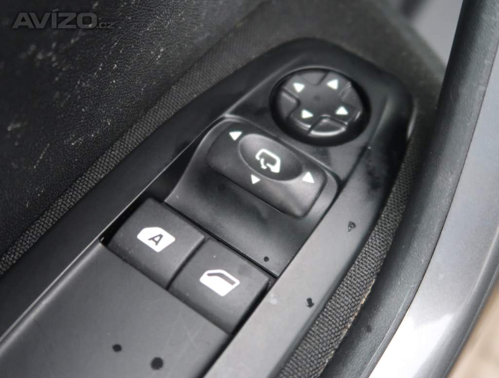 Foto inzerátu Peugeot 2008 1.2 PureTech