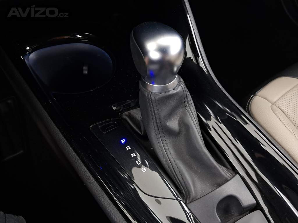 Foto inzerátu Toyota C-HR 1.8 Hybrid