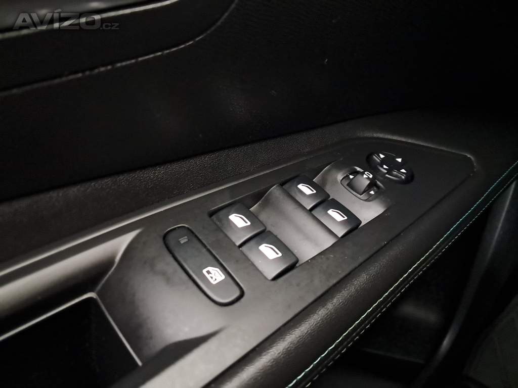 Foto inzerátu Peugeot 3008 1.2 PureTech