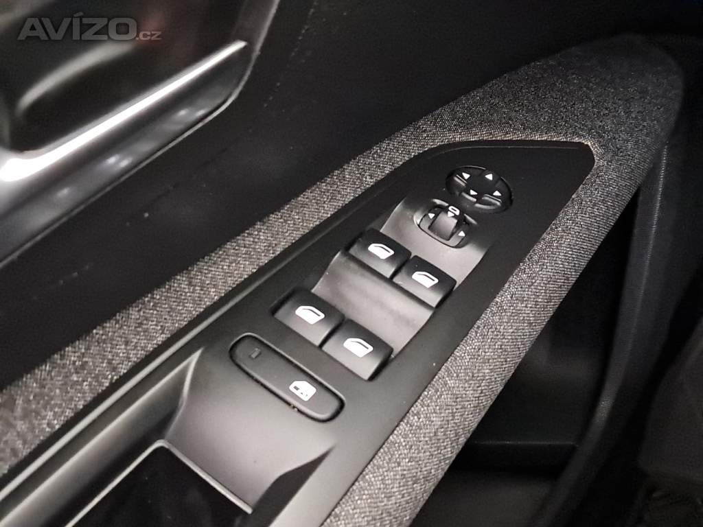 Foto inzerátu Peugeot 5008 PureTech 130