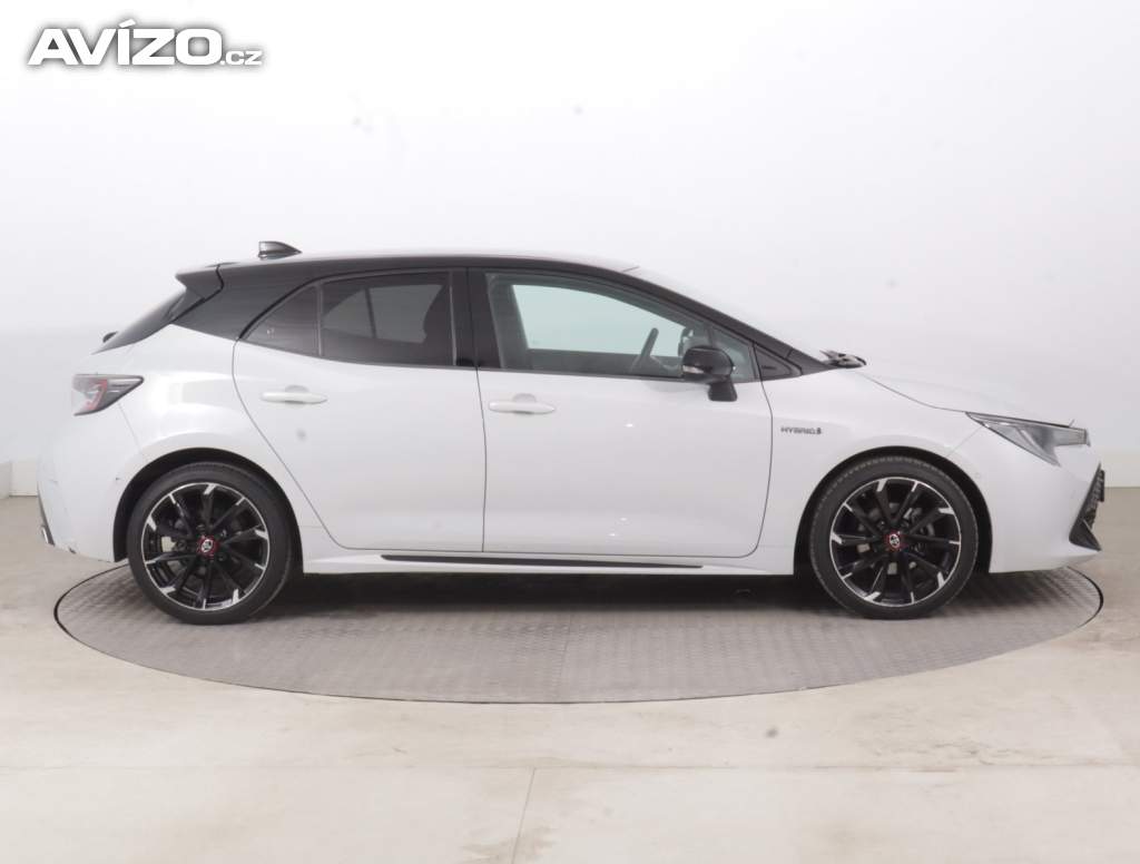 Foto inzerátu Toyota Corolla 1.8 Hybrid