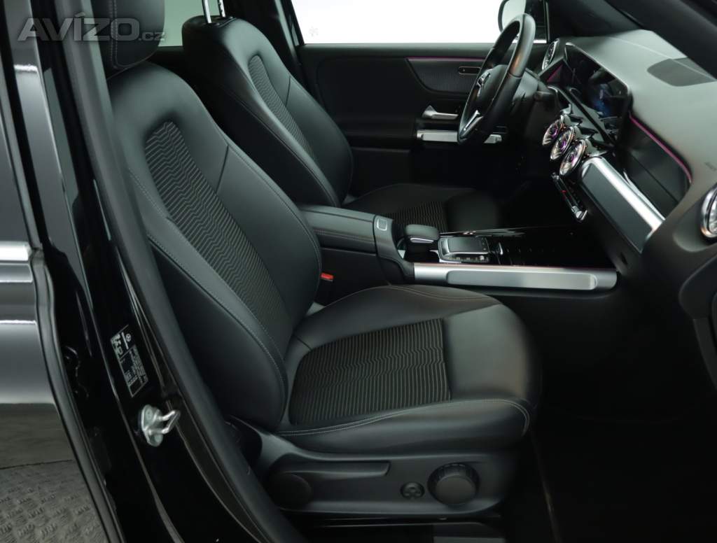 Foto inzerátu Mercedes EQB EQB 300 4MATIC