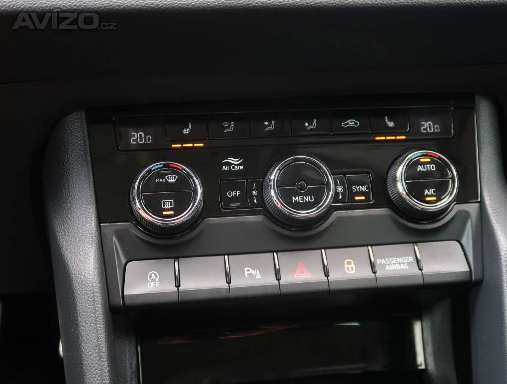 Foto inzerátu Skoda Karoq 1.5 TSI
