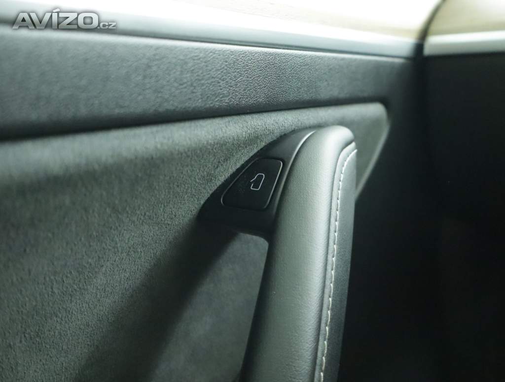 Foto inzerátu Tesla Model Y Long Range AWD 79kWh