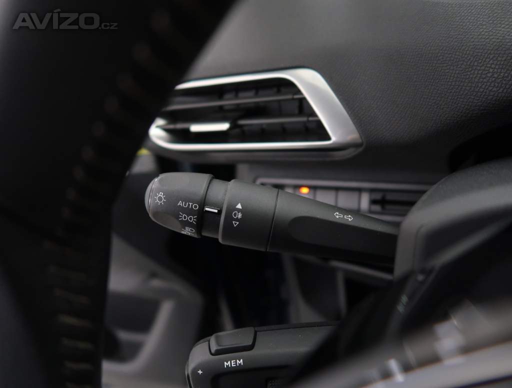 Foto inzerátu Peugeot 3008 1.5 BlueHDi