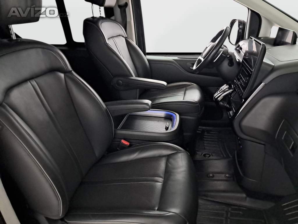 Foto inzerátu Hyundai Staria 2.2 CRDi