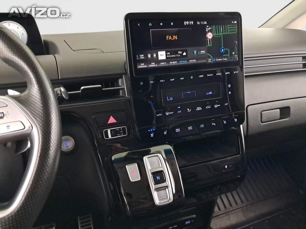 Foto inzerátu Hyundai Staria 2.2 CRDi