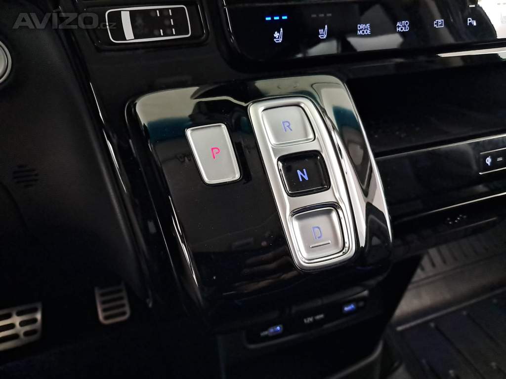 Foto inzerátu Hyundai Staria 2.2 CRDi